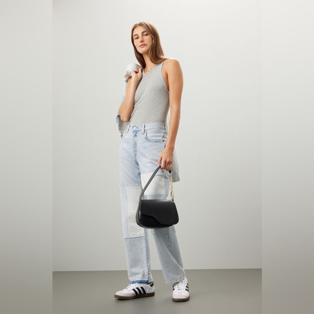LEVIS LIGHT WASHED STRAIGHT LEG MOM JEANS